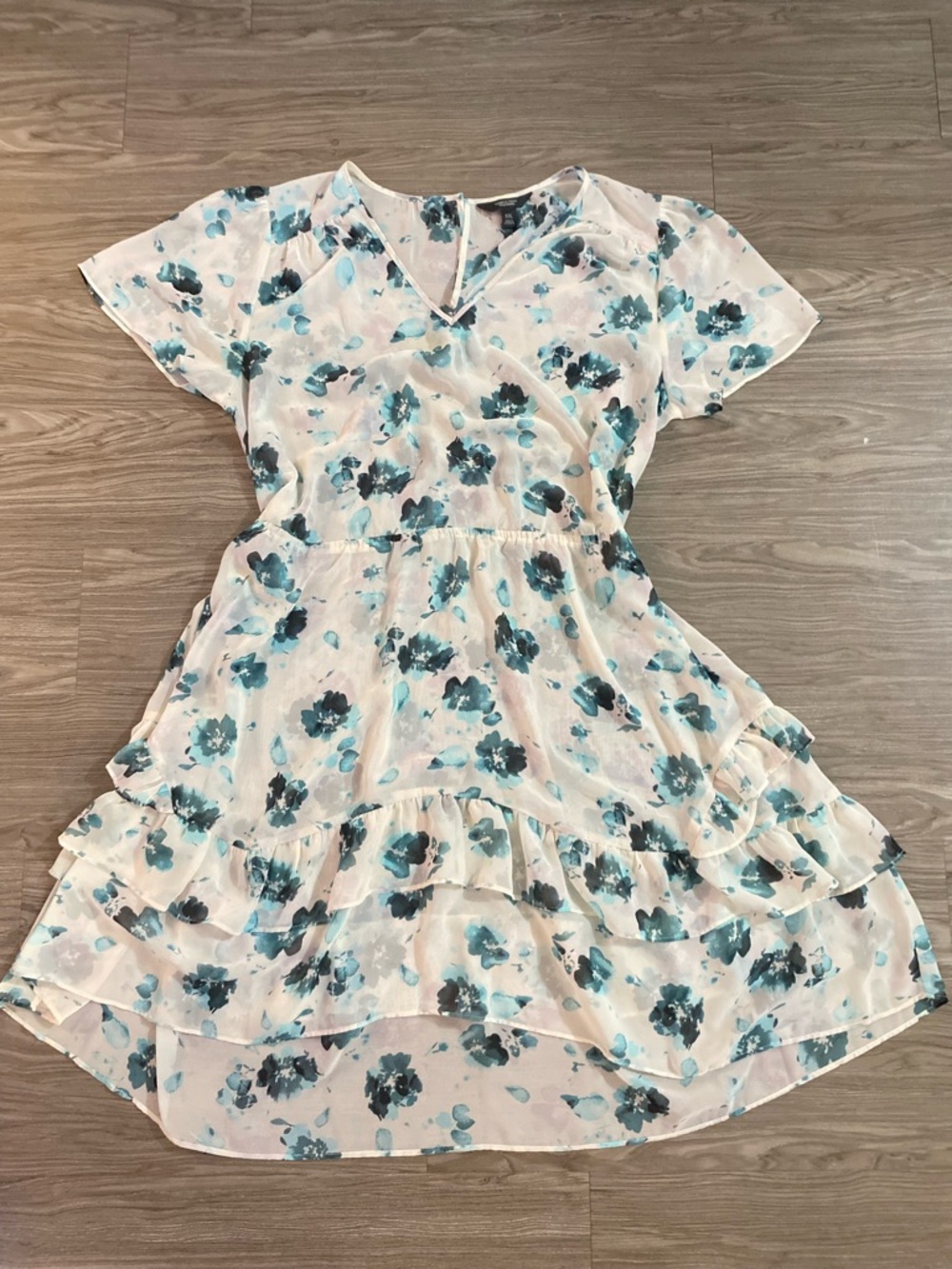 Simply Vera Vera Wang Cream Midi Dress with Teal & Black Floral Print
